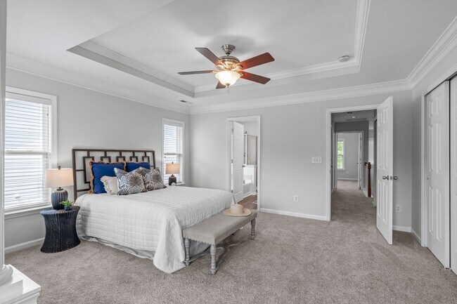 Building Photo - Stylish 2BR+Office (Optional 3rd Bedroom),...
