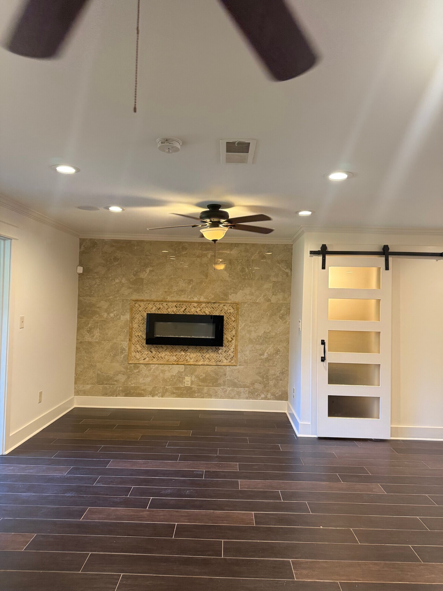 Building Photo - 538 Country Greens Dr