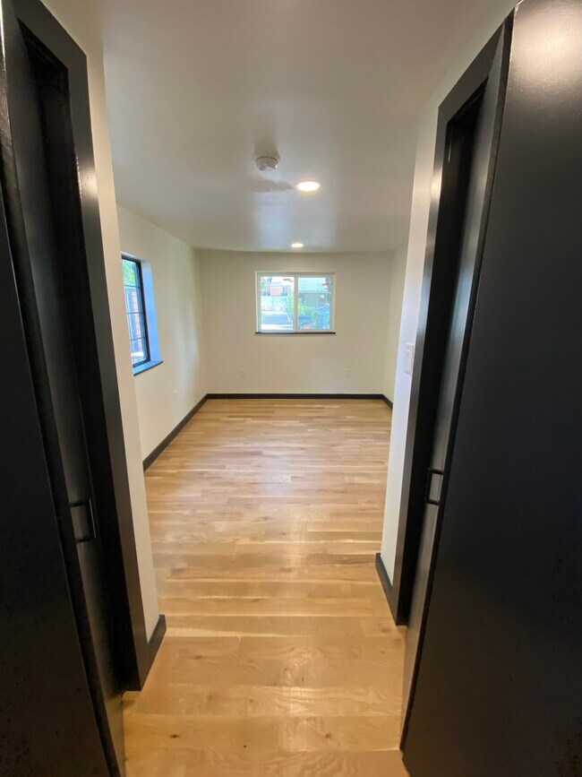 bedroom closets - 1711 Brentwood St