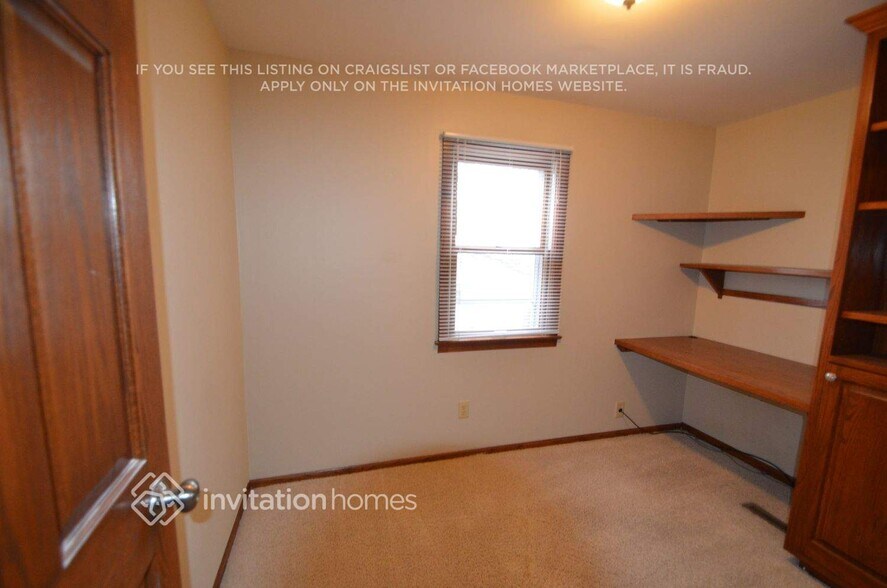 Building Photo - 5753 27th Ave S