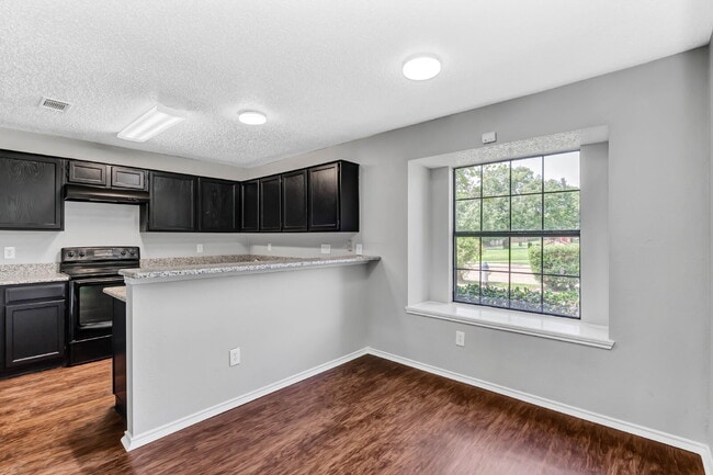 Building Photo - $1,000 Off first month.