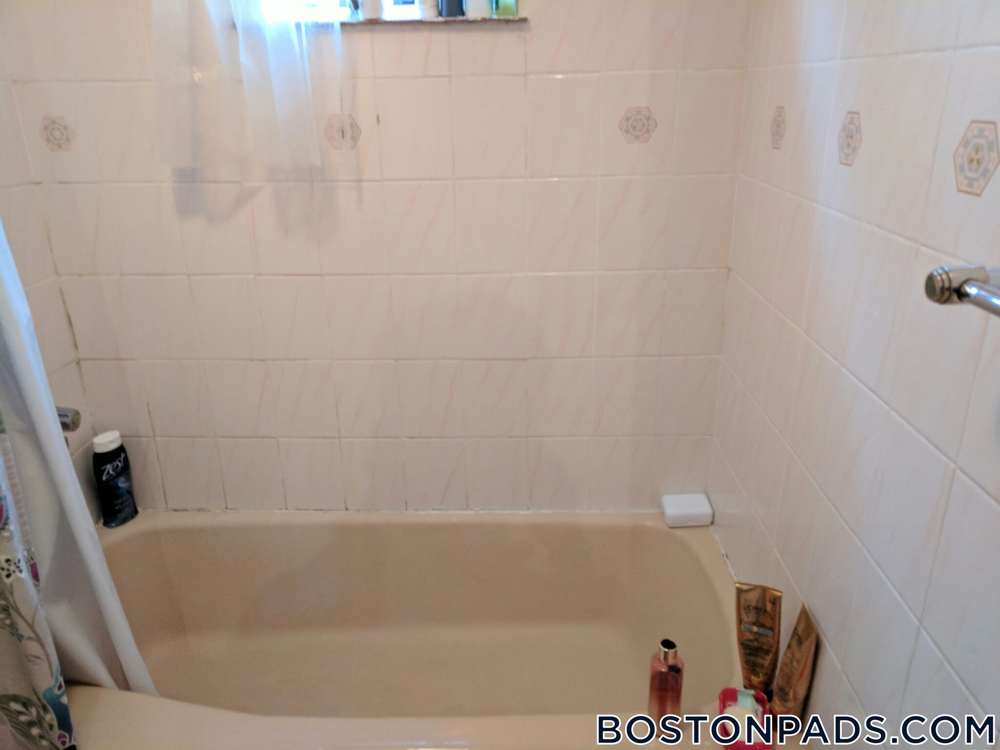 Building Photo - 92 Sylvia St