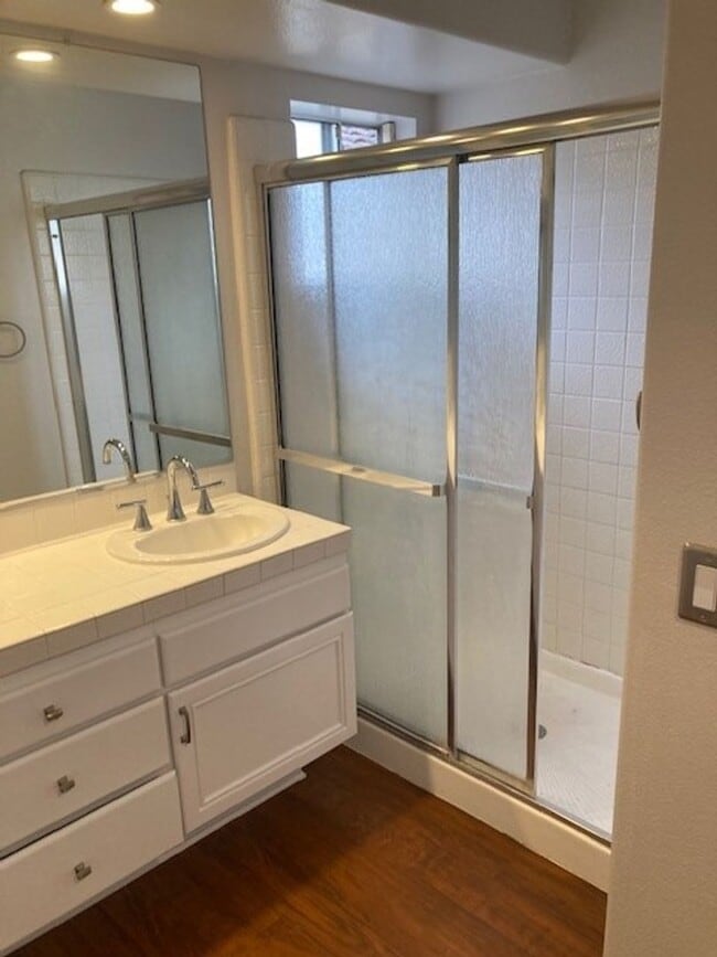 Building Photo - 3 Bedroom 3 Bath Home Located in the gated...
