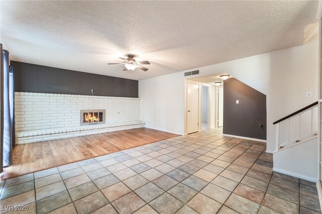 Building Photo - 8704 Isola Dr