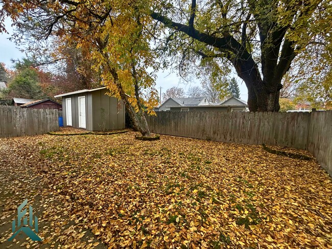 Building Photo - 827-829 NW 29th St.