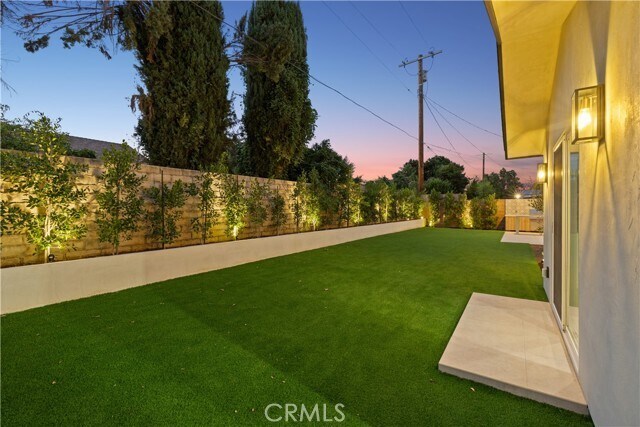 Building Photo - 7663 Sedan Ave