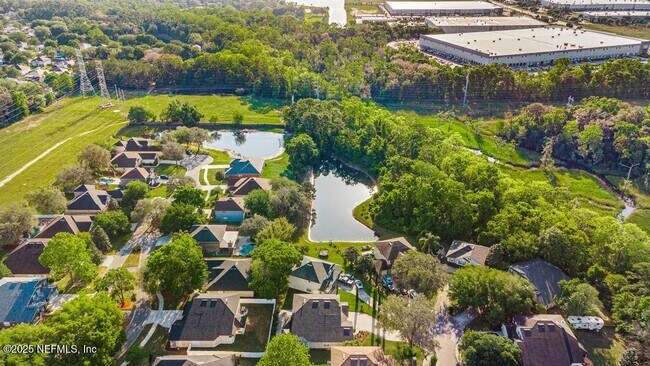 Building Photo - 3139 Ashgrove Rd