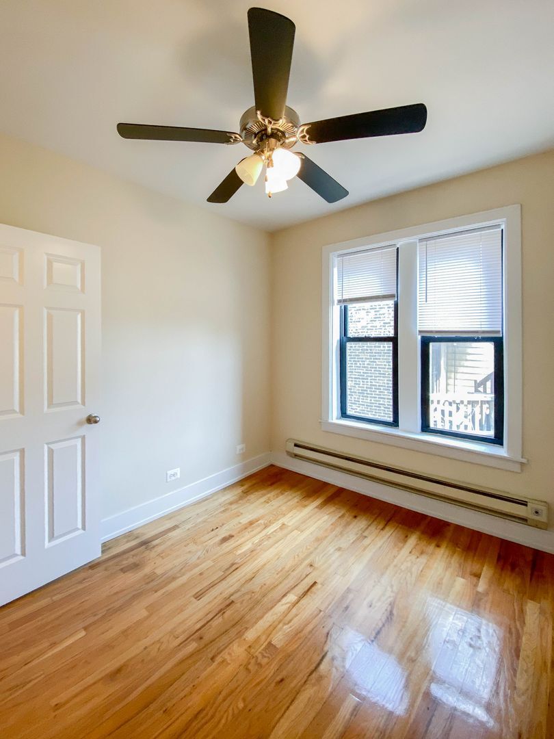 Building Photo - 613 W Melrose St