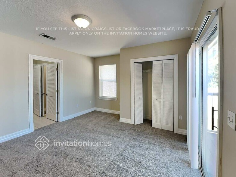 Building Photo - 10613 Lakeshore Dr