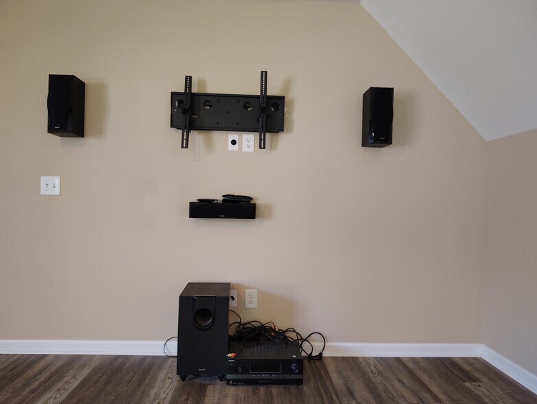 Building Photo - 110 Ruland Cir