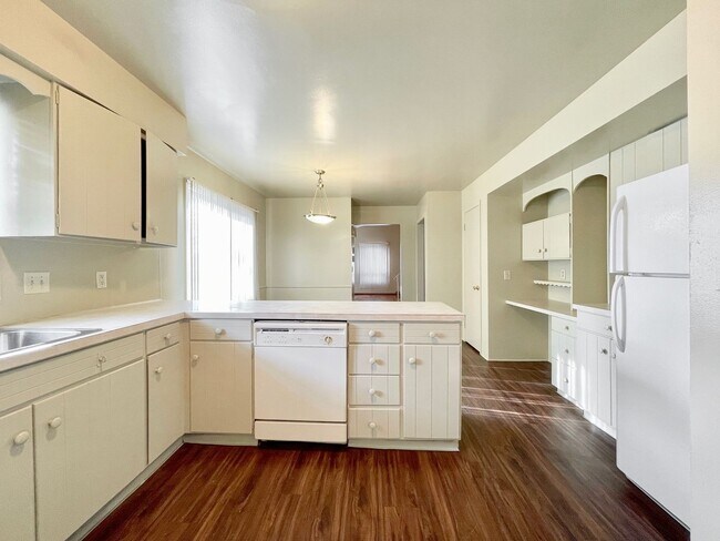 Building Photo - 5366 Effingham Dr SE