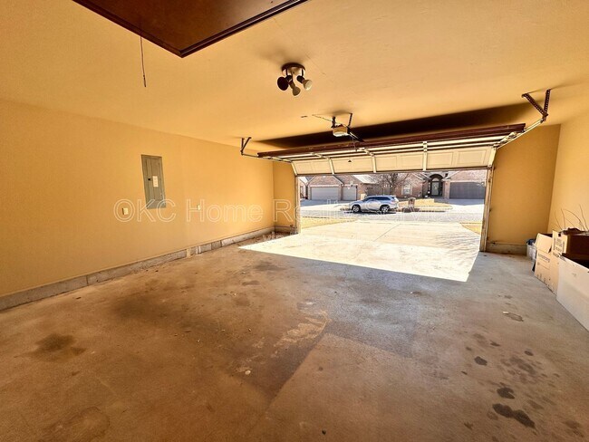 Building Photo - 13201 SW 2nd Terrace