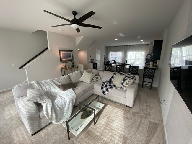 Building Photo - 217 Crofton Ct