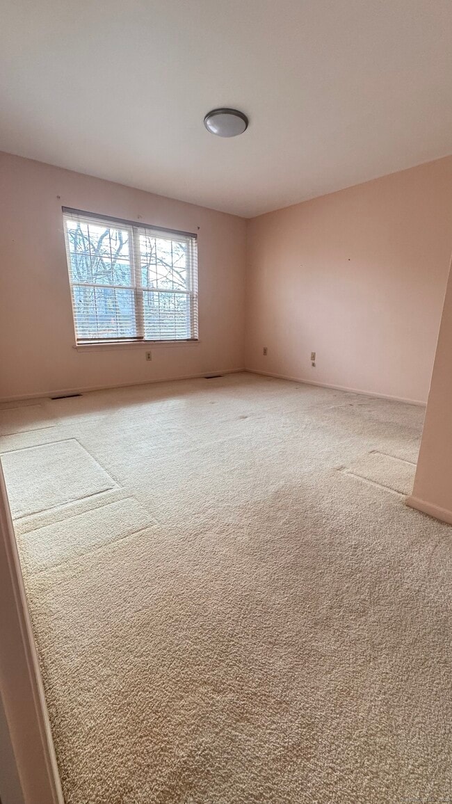 Building Photo - 25 Janet Cir