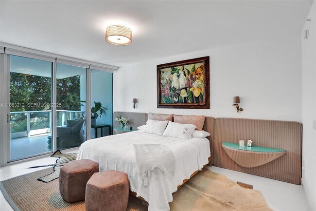 Building Photo - 2627 S Bayshore Dr