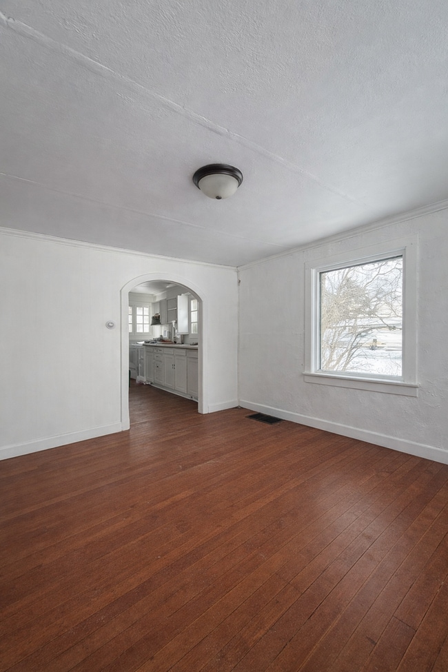 Building Photo - 1231 Bundy Ave