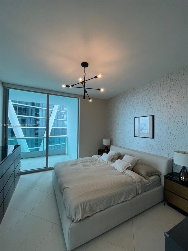 Building Photo - 900 Biscayne Blvd