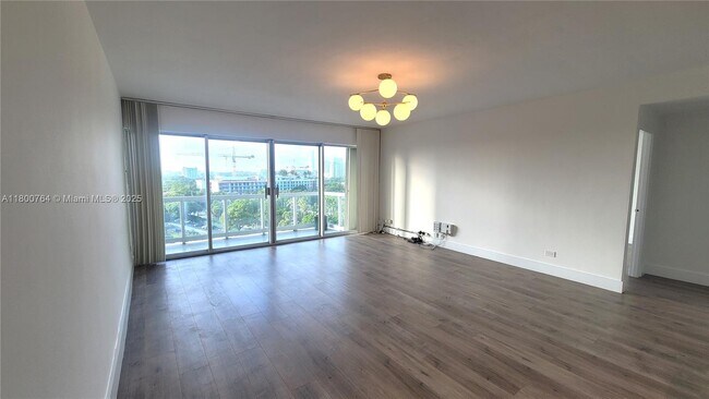 Building Photo - 2451 Brickell Ave