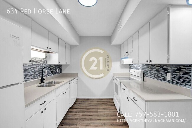 Building Photo - 634 Red Horse Ln