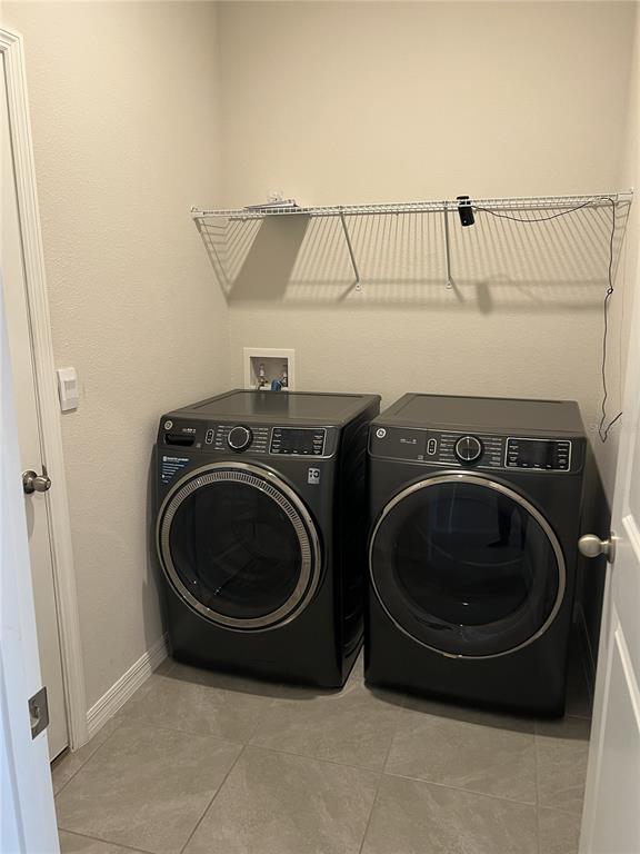 Building Photo - 1509 Tropical Oasis Ave