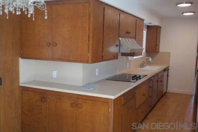 Building Photo - 6210 Mesita Dr