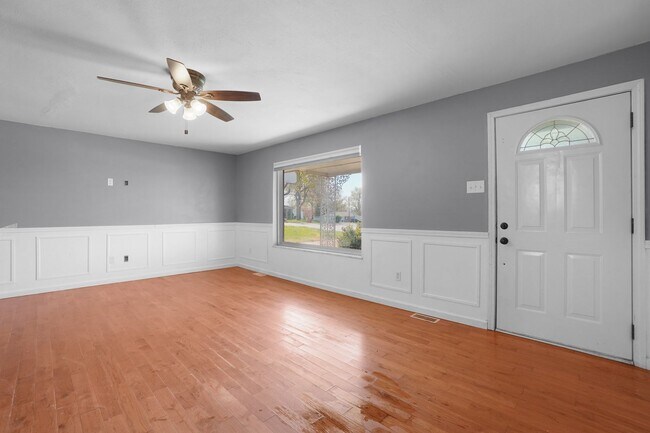 Building Photo - Spacious 4-Bedroom Home Near STL Airport i...