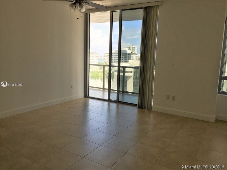 Building Photo - 1050 Brickell Ave