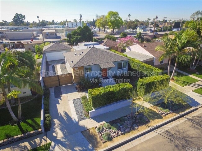 Building Photo - 1032 E Silva St