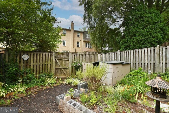 Building Photo - 8991 Omega Ct