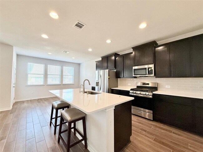 Building Photo - 7506 Elk Grove Path