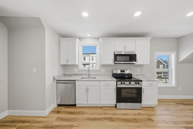 Building Photo - 1 Clough St