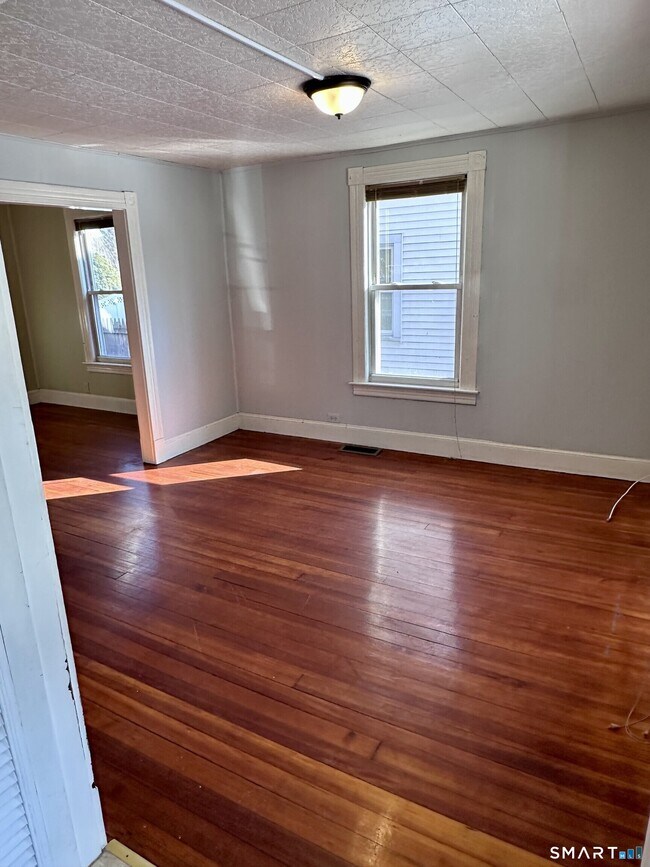 Building Photo - 24-26 Dean Ave