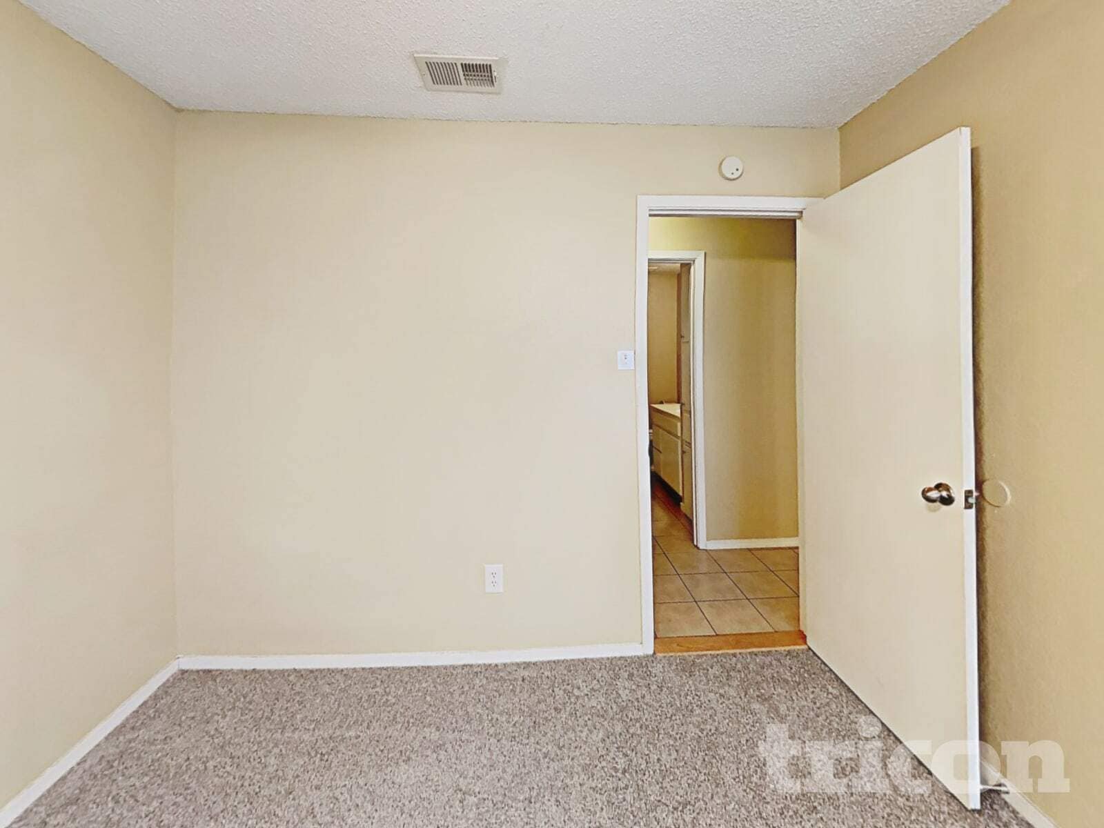 Building Photo - 6321 Macarthur Dr