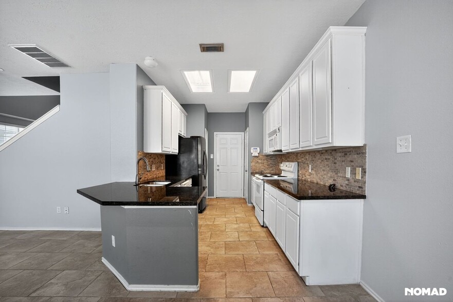 Building Photo - 6107 Shelbourne Park Ln