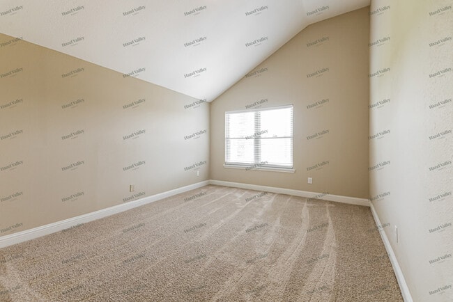 Building Photo - 1229 Old Barn Ln