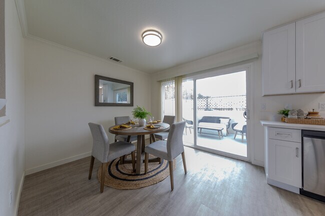 Building Photo - 938 N Fig St