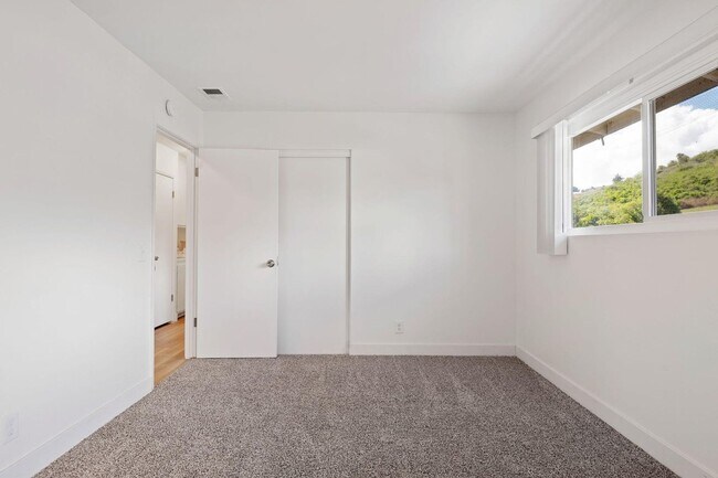 Building Photo - Updated 4BD/2BA Goleta Condo | Pool Access | Near UCSB | Easy Highway 101 Access