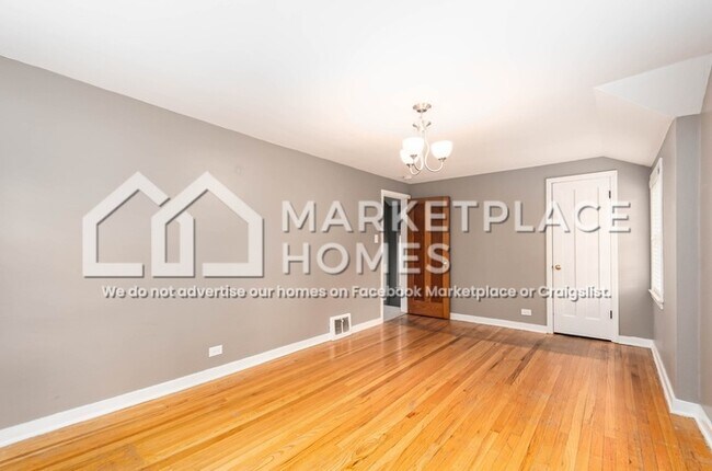 Building Photo - 2604 Elm St