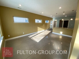 Building Photo - 107 Diamond Ave SE