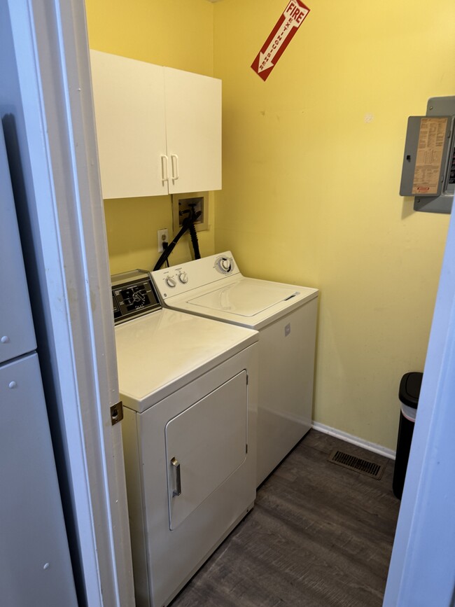 Building Photo - 1209 Braxton Ct