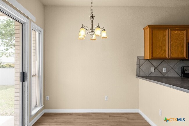 Building Photo - 118 Lone Shadow Dr