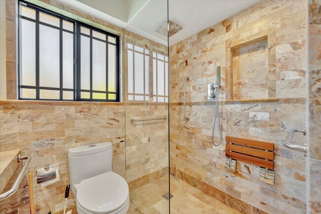 Building Photo - Beautiful West of the Trail 3-Bed/2-Bath H...
