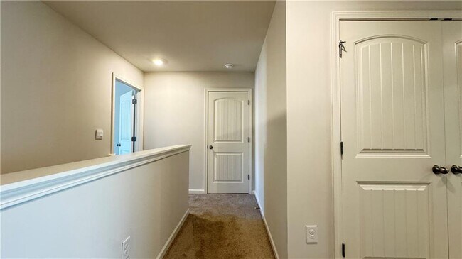 Building Photo - 100 Aspen Ct