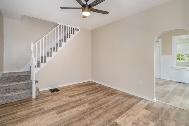 Building Photo - 303 Ridge Ave