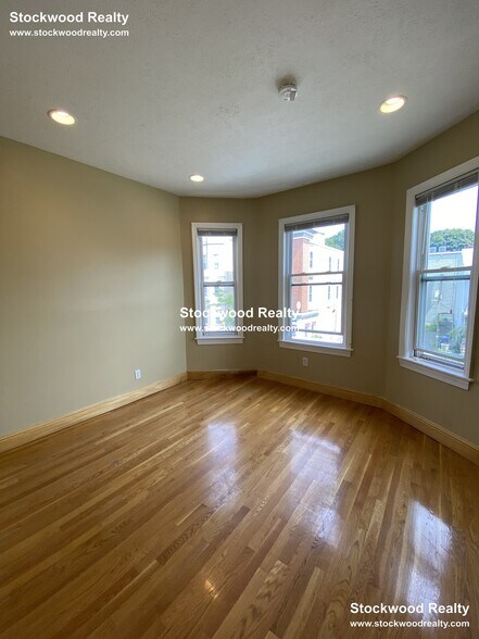 Building Photo - 38 Mount Vernon St