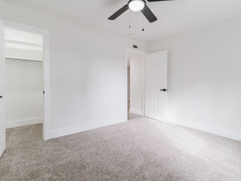 Building Photo - 7117 Chinaberry Rd