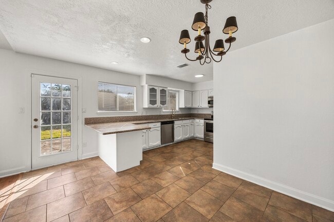 Building Photo - 6522 Brookgate Dr