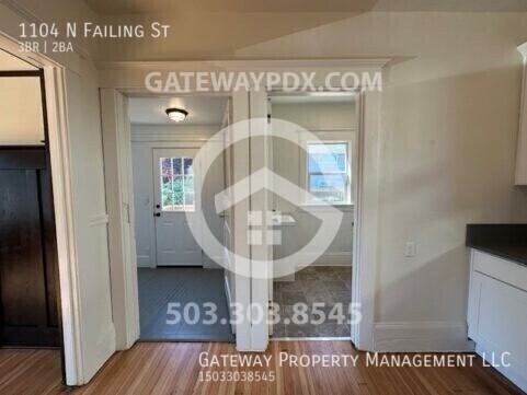 Building Photo - 1104 N Failing St