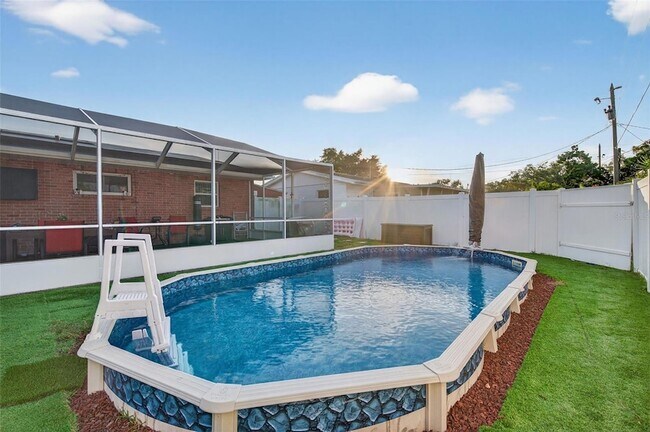 Building Photo - 11761 80th Ave