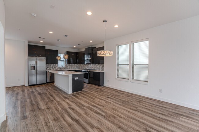 Building Photo - 18736 Centro Main St